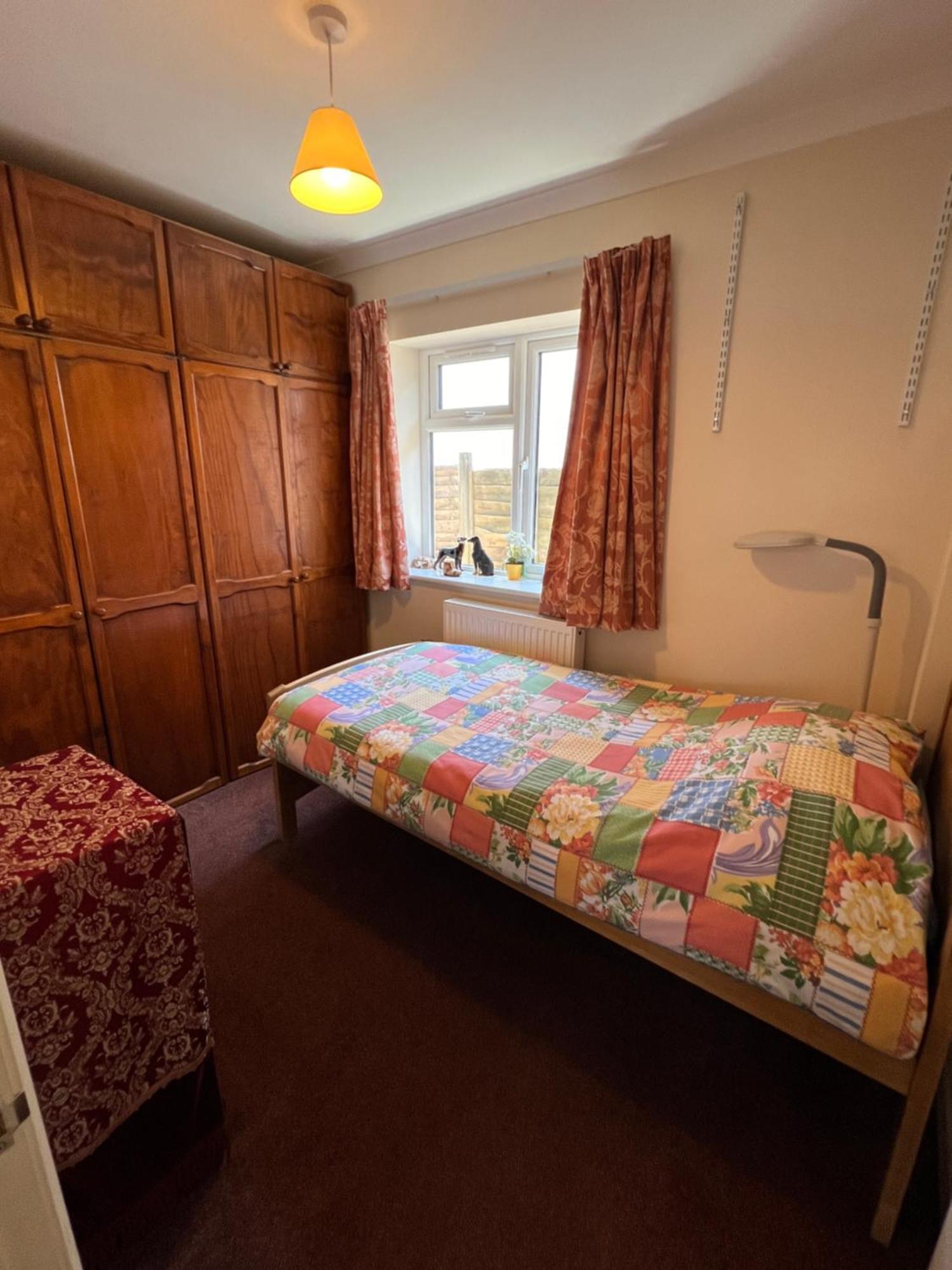 Private Apartment In Windsor Extérieur photo